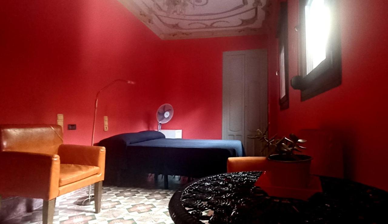 Bed and Breakfast Casa Artistica Гандия Экстерьер фото