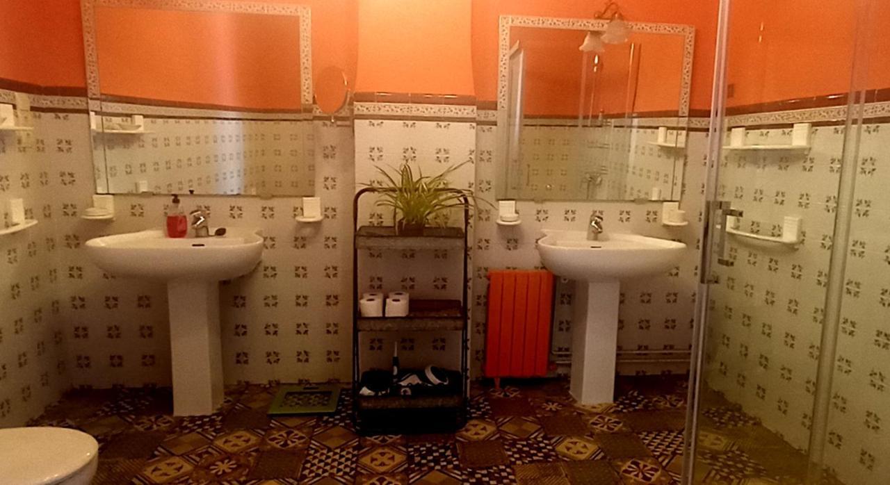 Bed and Breakfast Casa Artistica Гандия Экстерьер фото